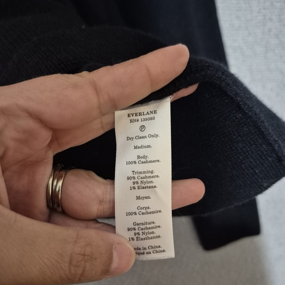 Everlane Women's Cashmere Mock Neck Long Sleeve Red Black Sweater Medium - Picture 3 of 6